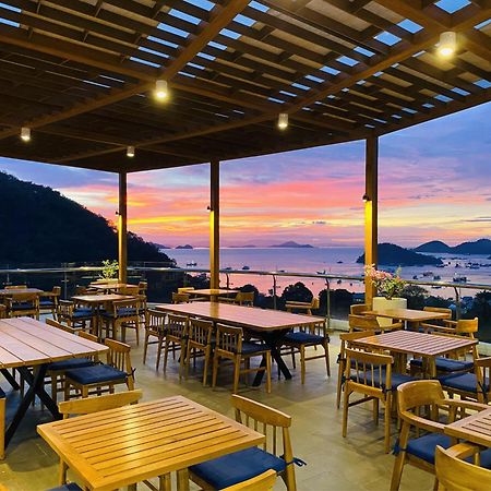 Zasgo Hotel Лабуан-Бахо Экстерьер фото
