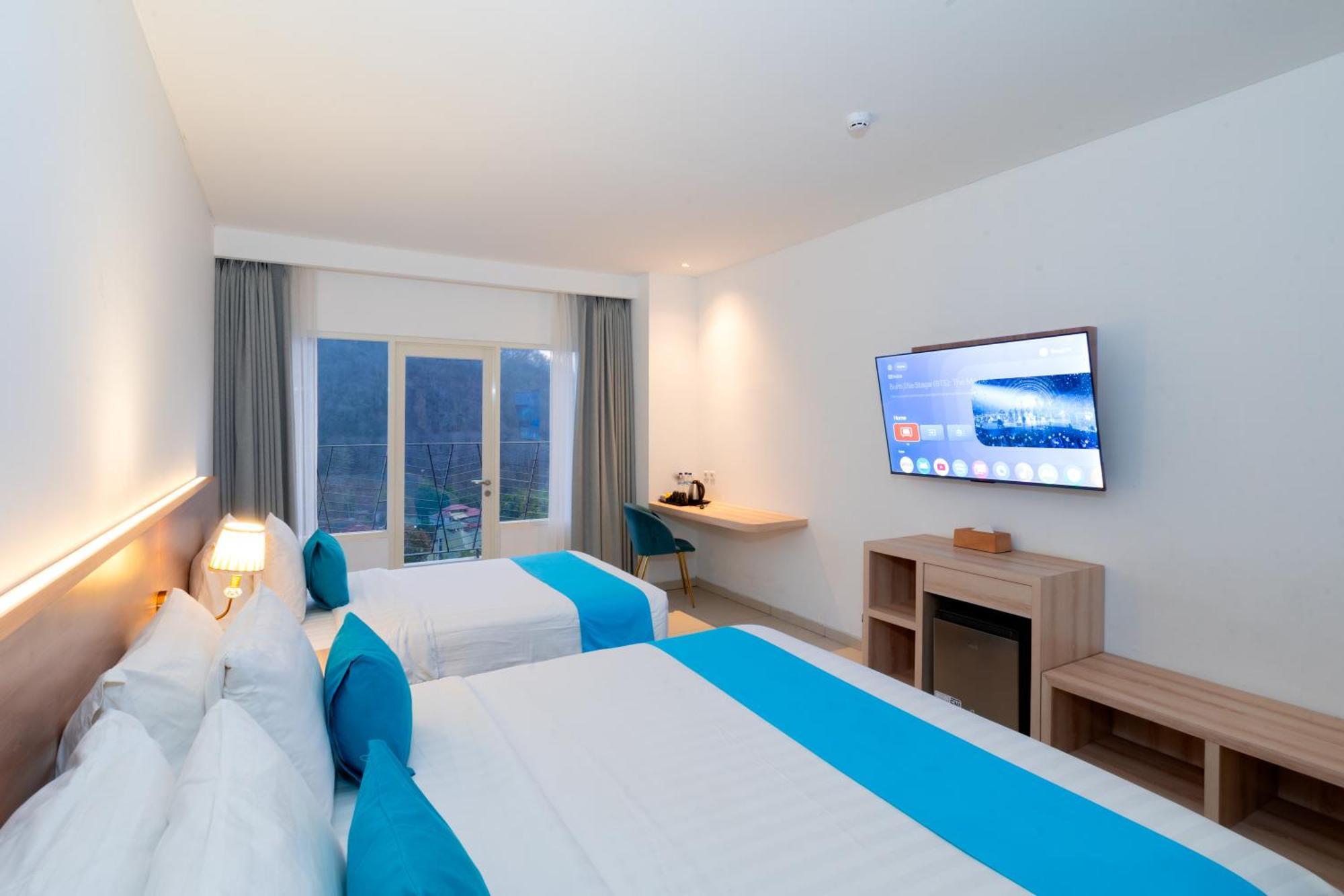 Zasgo Hotel Лабуан-Бахо Экстерьер фото