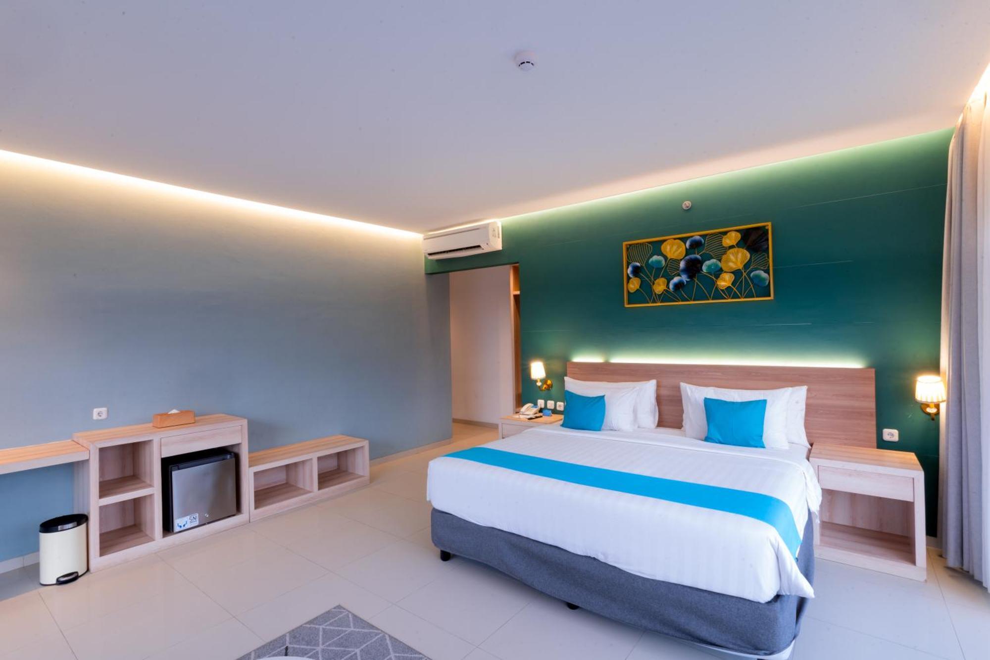 Zasgo Hotel Лабуан-Бахо Экстерьер фото