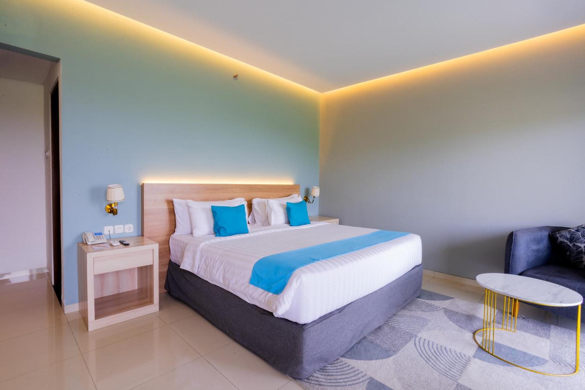 Zasgo Hotel Лабуан-Бахо Экстерьер фото