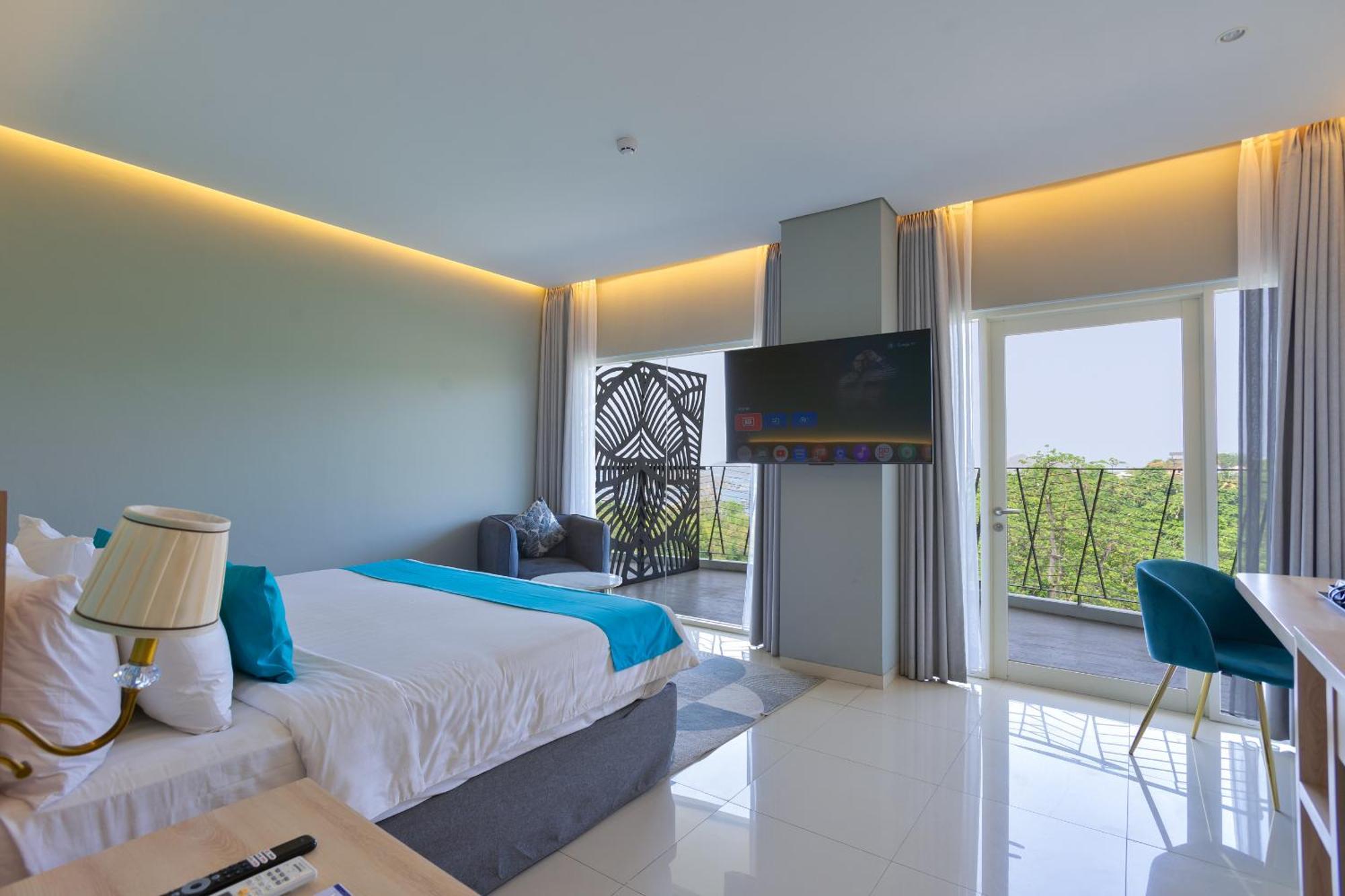 Zasgo Hotel Лабуан-Бахо Экстерьер фото