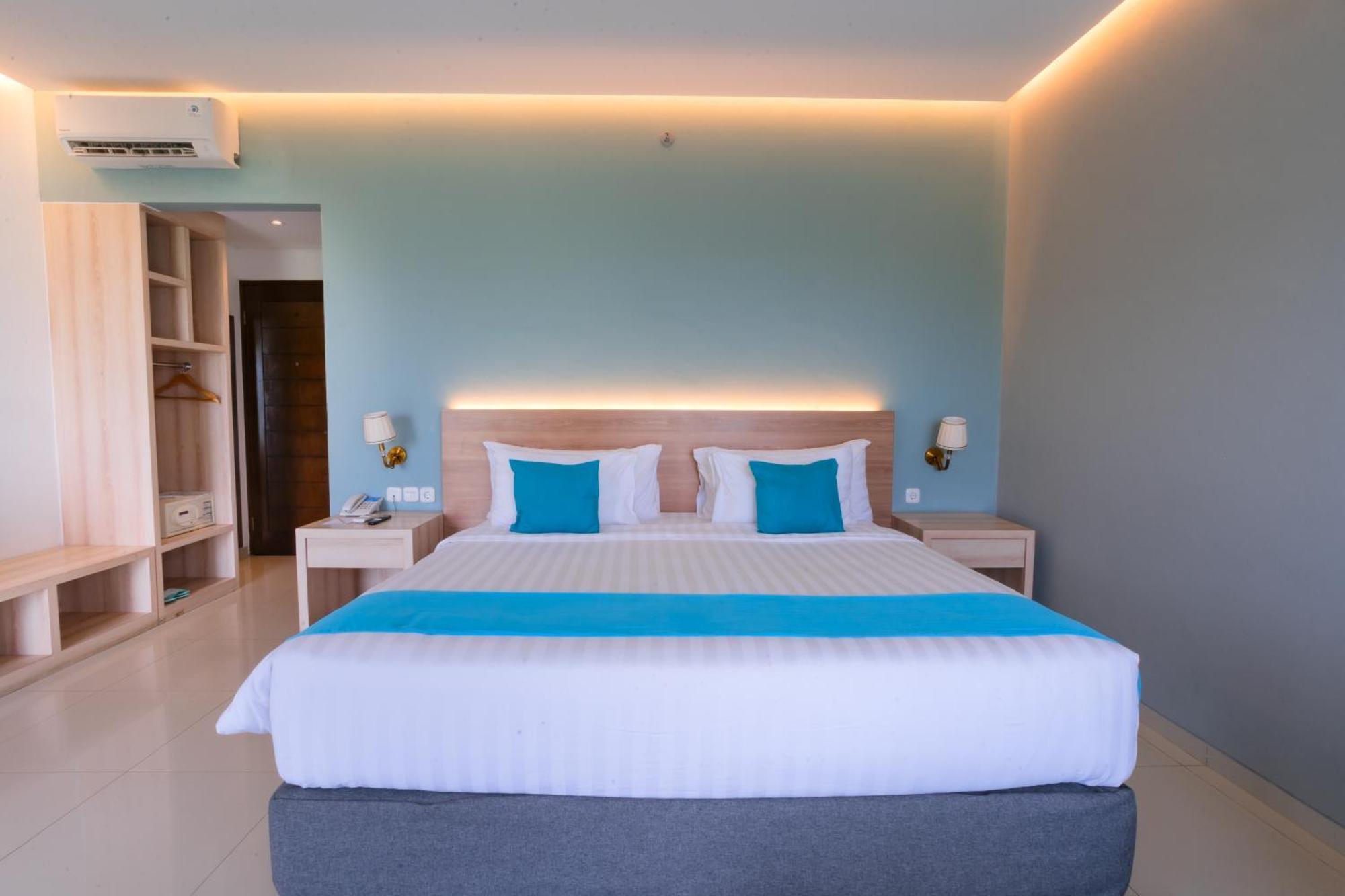 Zasgo Hotel Лабуан-Бахо Экстерьер фото