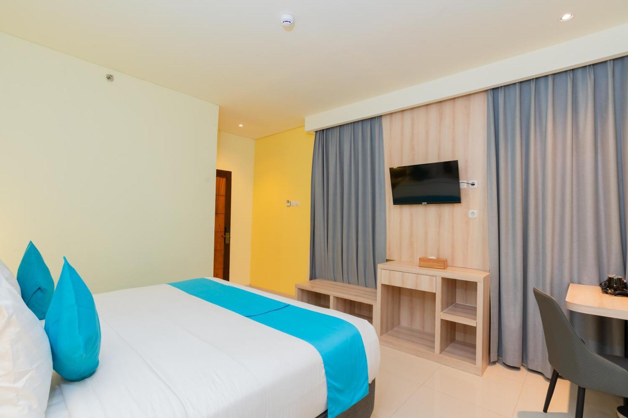 Zasgo Hotel Лабуан-Бахо Экстерьер фото