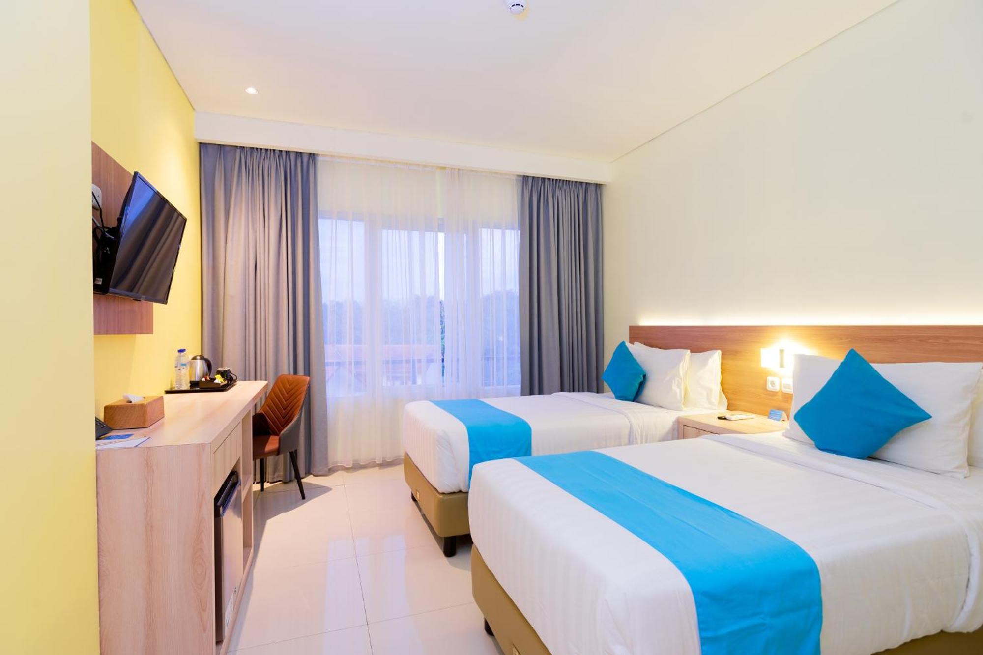Zasgo Hotel Лабуан-Бахо Экстерьер фото
