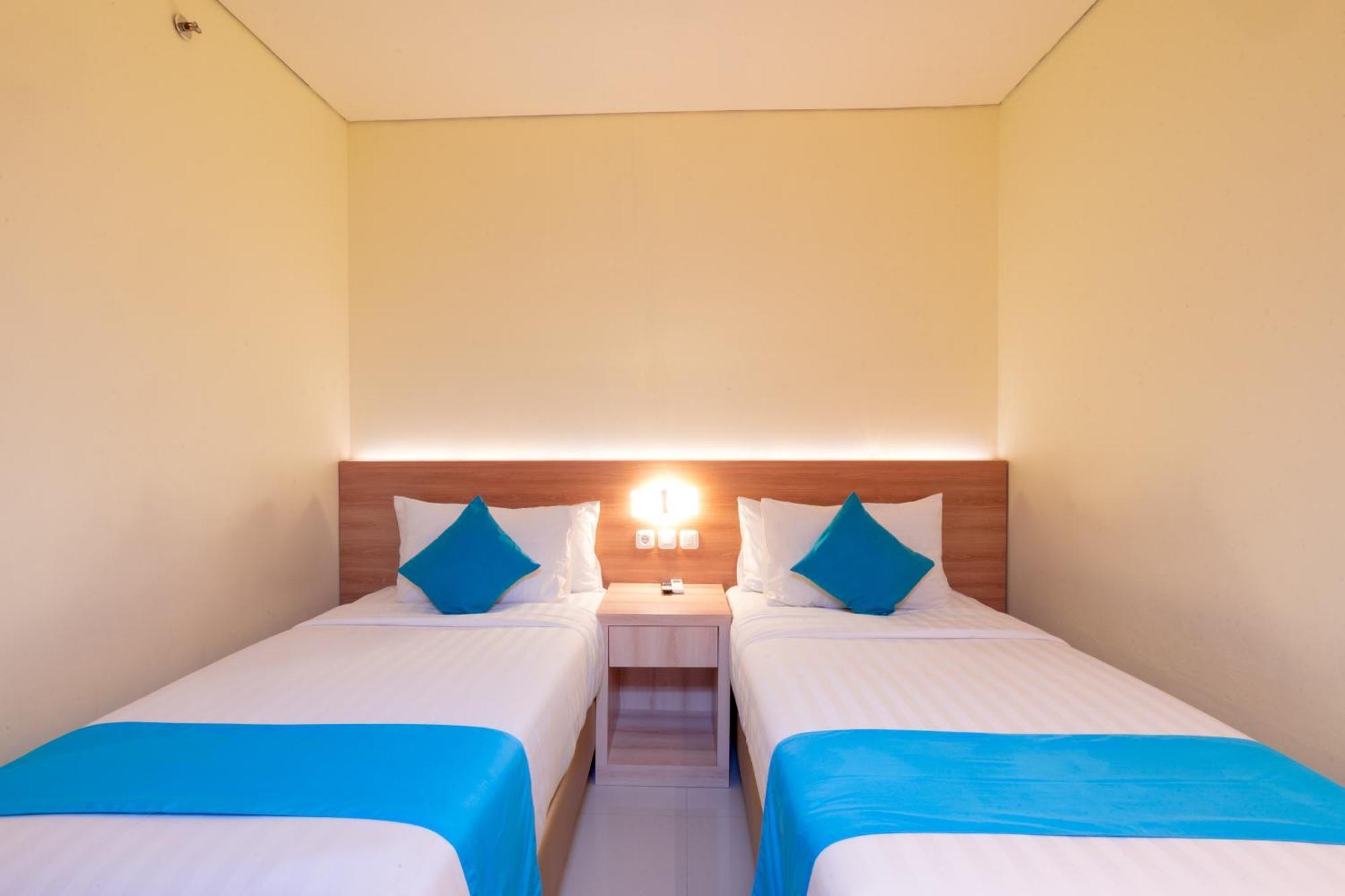 Zasgo Hotel Лабуан-Бахо Экстерьер фото