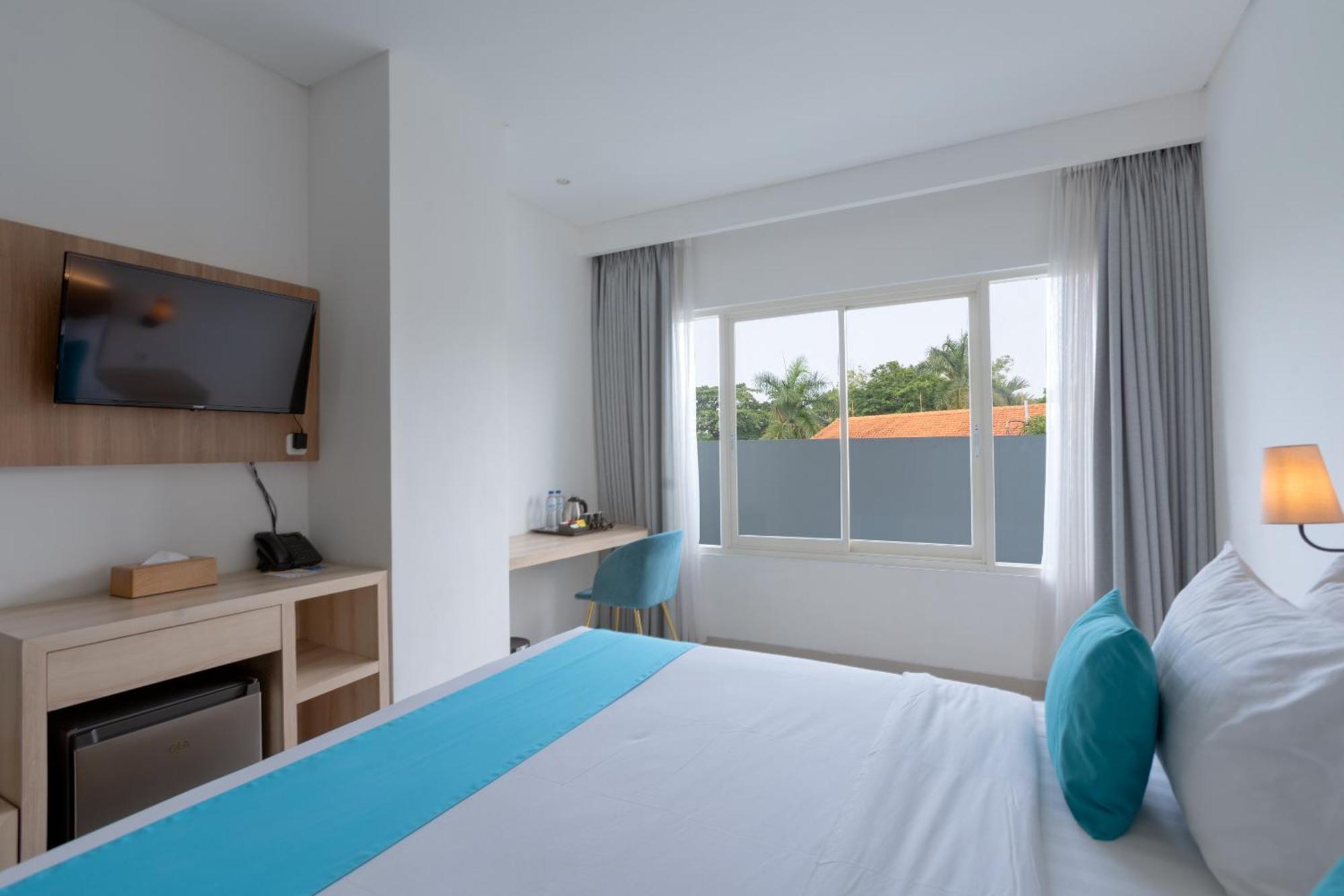 Zasgo Hotel Лабуан-Бахо Экстерьер фото