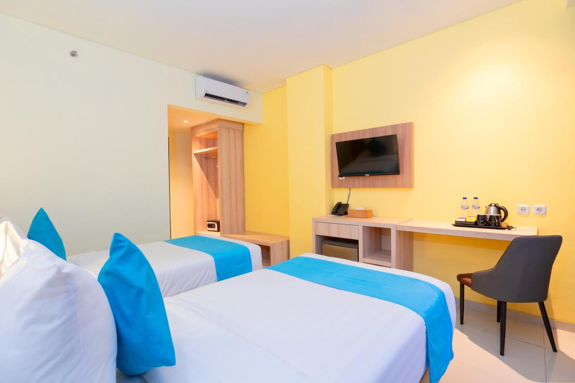 Zasgo Hotel Лабуан-Бахо Экстерьер фото
