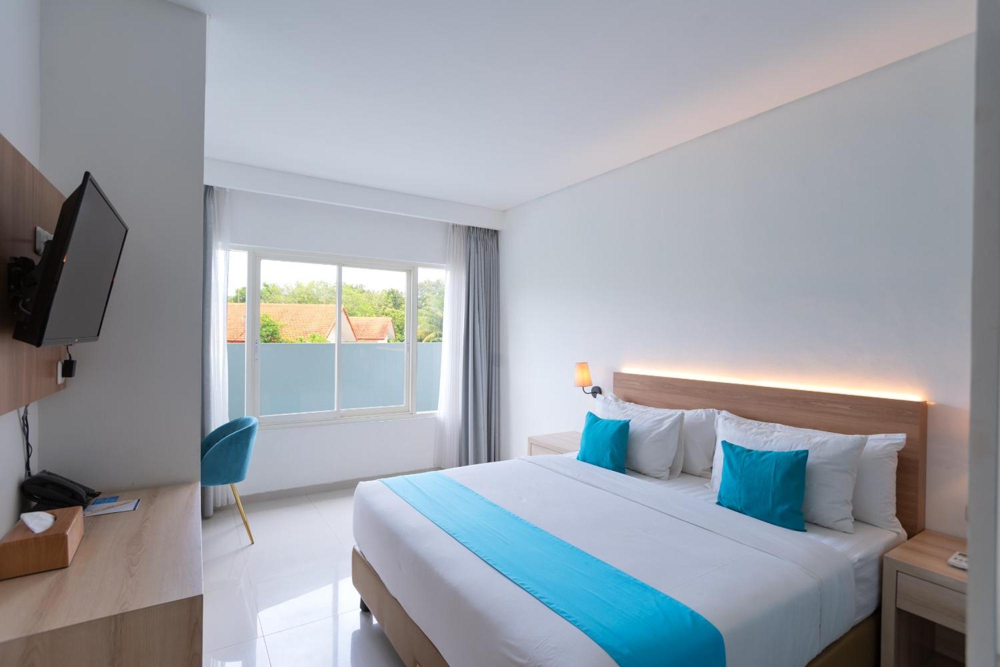 Zasgo Hotel Лабуан-Бахо Экстерьер фото