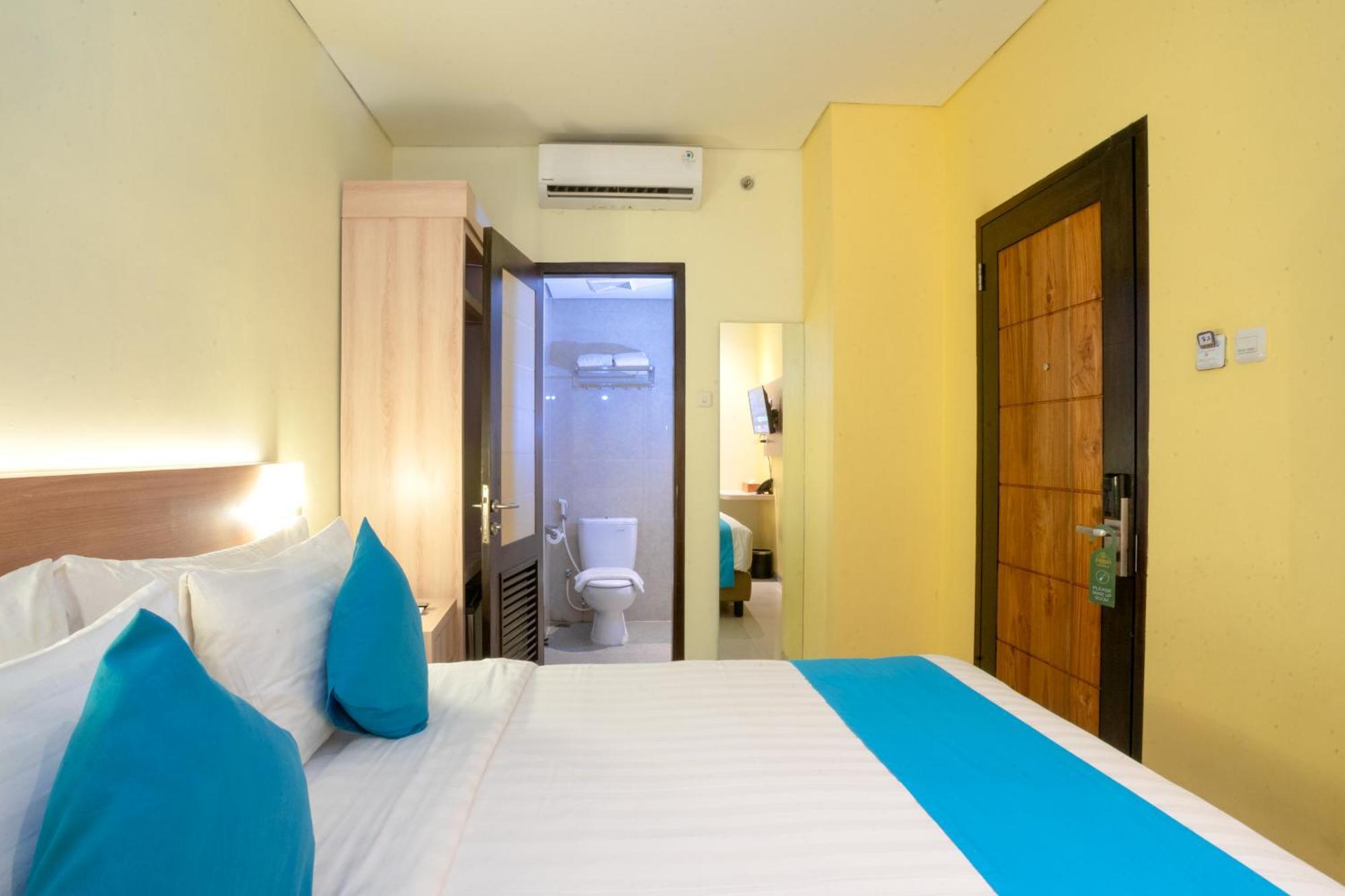 Zasgo Hotel Лабуан-Бахо Экстерьер фото